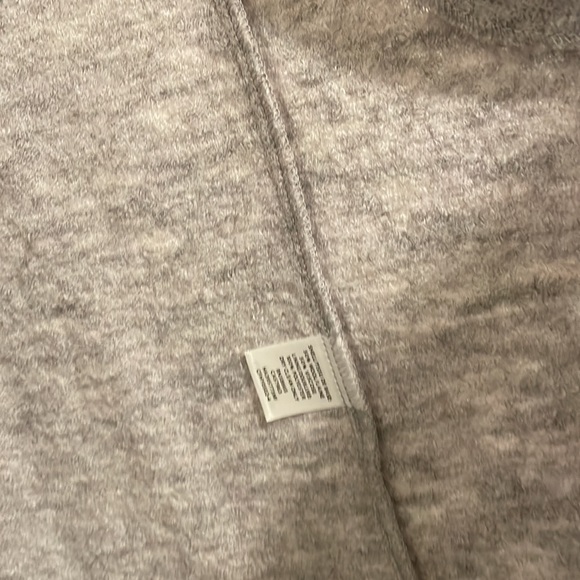 Beautiful heathered grey coat from Nordstrom - Picture 5 of 8